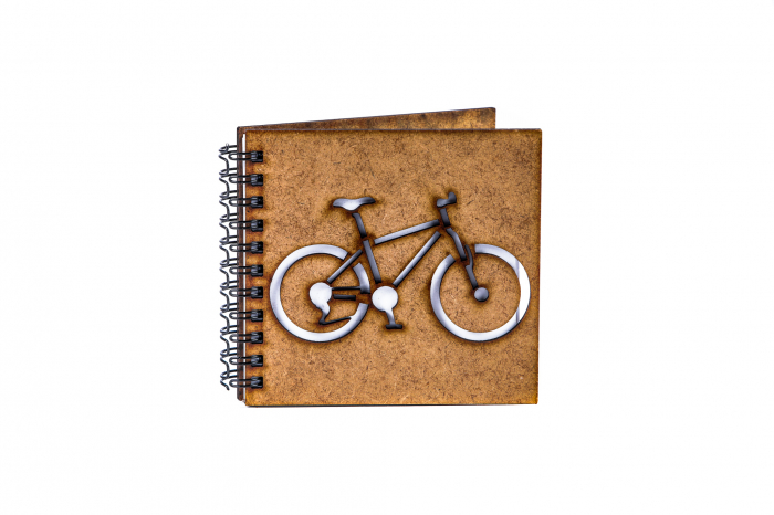 Agenda 10x10 personalizata din lemn cu o bicicleta