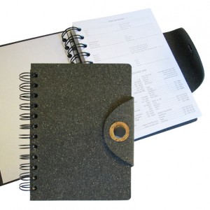 SketchBook cu coperta din piele naturala reciclata si pasla cu creion din graphit  (15 x 15 cm mix culori)